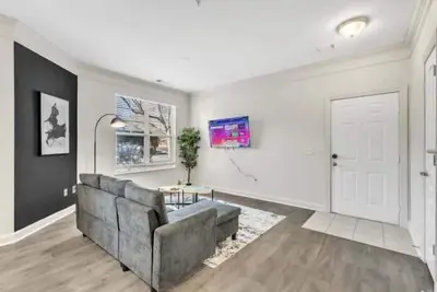 Image de Upscale King 1br Suite Mins to Downtown Raleigh!