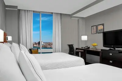 Image de Convenient 2 Queen Beds Room for Exploring Culture & Adventure! Onsite Parking!