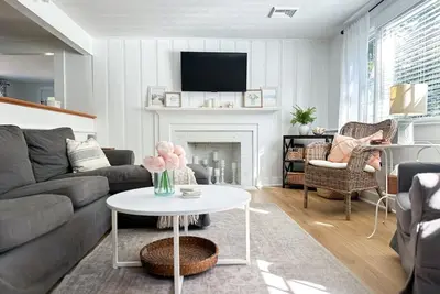 Image de Cape Cottage✦Walk to Beaches✦Large Fenced Yard