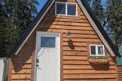 Image de Mycelium Forest Cabin on 33 acre farm