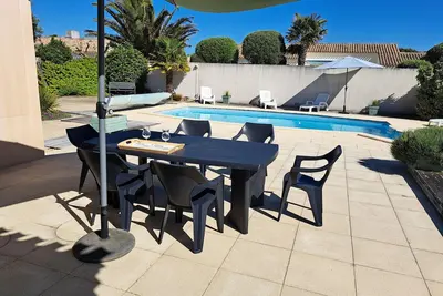 Image de Maison charmante pour 6 personnes, résidence calme avec piscine privée