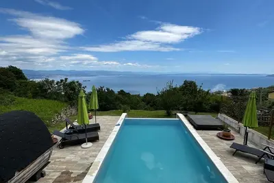 Image de Villa Yari with use of infinity pool, sauna, jacuzzi and gigantic view