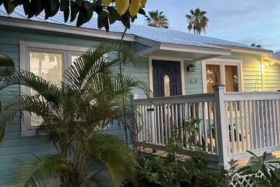 Charming 1-bedroom/kitchenette cottage in fantastic Key West with Ac, WiFi