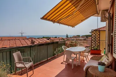 Image de Appartement 'L'Elicriso' avec vue sur la mer, terrasse privée et jardin privé
