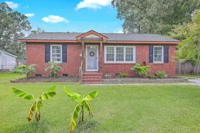Image de Pet-Friendly 3br Home with Deck in the Heart of Goose Creek, Sc