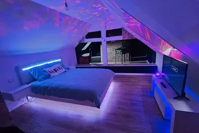 Image de Love room 'So'spa' avec jaccuzzi, sauna, terrasse et jardin privé