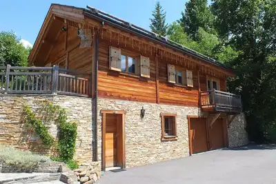 Image de Chalet 'Mélèze Plein Sud À 1174 M' avec vue montagne, terrasse privée et jardin privé