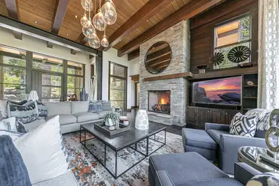 Image de Platinum Place at Martis Camp by Tahoe Getaways - 5br Monthly Lease w/ Hot Tub