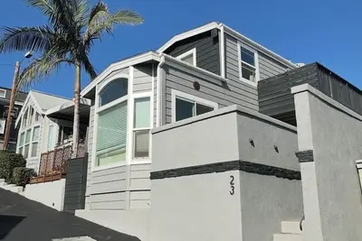 Image de Charming 2-story cottage - Private Deck And Balcony with view - Entire House