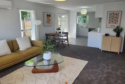 Image de The Merivale Hideout 2br and a Sleepout plus Garage