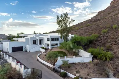 Image de Epic Group House Heated Pool/Hot Tub/Putting Green