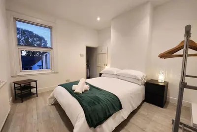 Image de Home In Worcester - With Free Parking