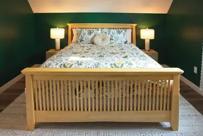 Image de The Nature Loft: Brand-New 2-Br apartment in Troy with green space + patio