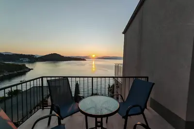 Image de Appartement de deux chambres avec la terrasse et la vue sur le mer Sobra, Mljet (A-24530-a)