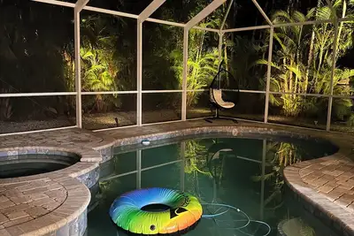 Image de New 3 bed Wares Creek Cottage with heated hot tub + pool, near Anna Maria Island