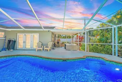 Image de Poolside Paradise w/ Hot Tub | Pool | Fire Pit