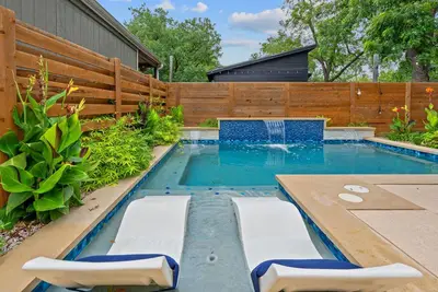 Image de 3br Oasis Near SoCo | Pool | Bbq | Mins to Dt Atx