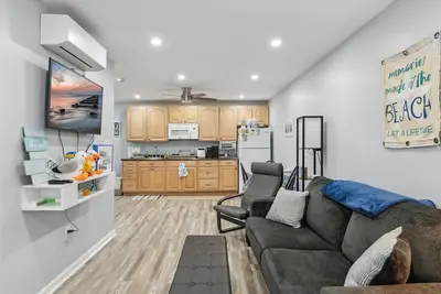 Image de 5600 Seaview Ave, Unit 4