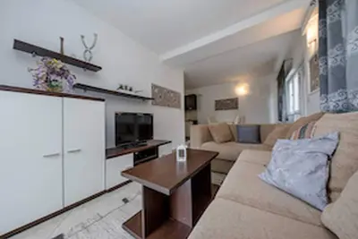 Image de Apartments & Rooms Green Bay - One Bedroom Apartment with Terrace (App 8)