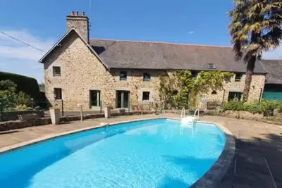 Image de Au Mont De La Quintine #Piscine et Jacuzzi#