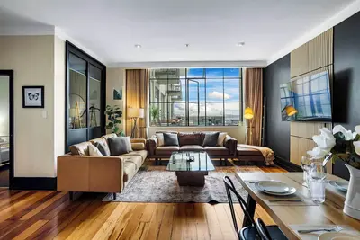 Image de Spacious 2br in Cbd  Pool Gym Parking Zodiak Stays