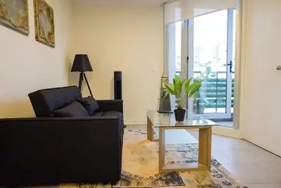 Image de Chic 1br in Centro, Steps from Metro & Attractions