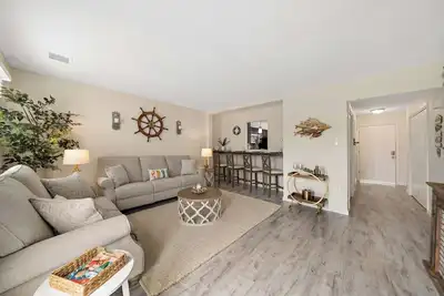 Image de Gather your loved ones for an unforgettable getaway at this spacious beach house