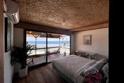 Image de Beachfront - Surf Lodge 2, Largest Room