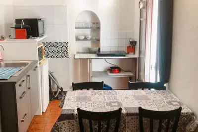 Image de studio en entresol 1, 2 km de la mer