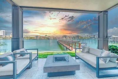 Image de Incredible Views, Pool/Spa, Dock, Fishing, Walk to beach/Check out Specials!