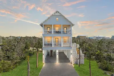 Image de 4 Bdrm, Sleeps 11 Brand New Home!