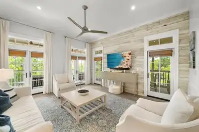 Image de Molly's Beach Haven - Coastal retreat situated in the heart of Watercolor