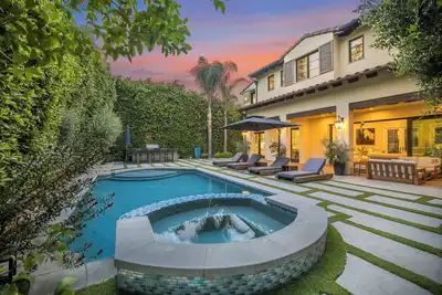 Image de Spalding Bh Mansion: Spanish Charm Meets Modern Luxury w/ Theater, Pool & Spa