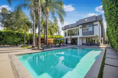 Image de Louise Modern - Luxury Smart Estate in Encino w/ Pool, Gym & Spa