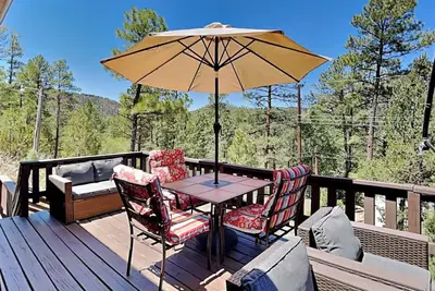 Image de Knotty Pines Cabin | Pet-Friendly, Great Location