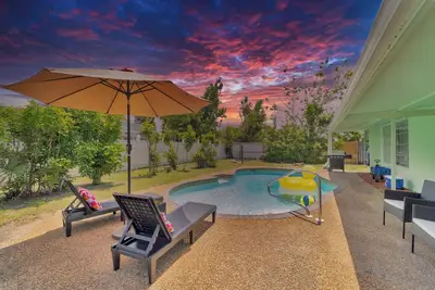 Image de 2 Kitchens + Pool + Ping-Pong + Corn Hole + Bbq + Next to Venice Downtown