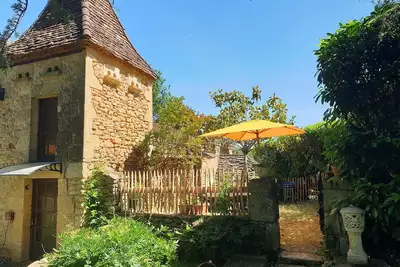 Image de Périgord Noir. Le Jardin Chuchotant. Gîte le Pigeonnier
