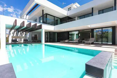 Image de New and modern villa in BenahavĂs