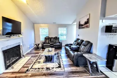 Image de Warm haven 3-bedroom house in Reynoldsburg with Ac, WiFi. Minutes from downtown.