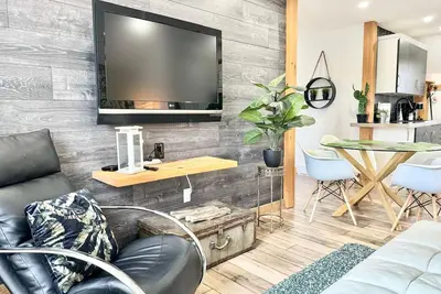 Image de Le Wolfe\\ 2 Bedrooms\\ 2 min Falls \\ Free Parking