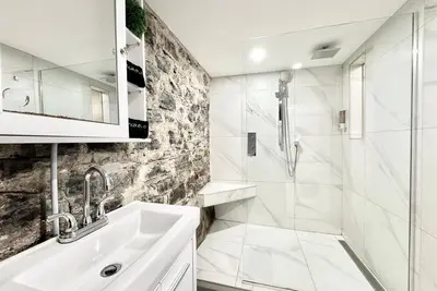 Image de Loft The Montcalm \\ 2 min Falls \\ Free Parking