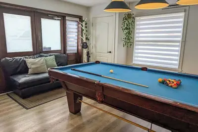 Image de Condo | Bord de l'eau | Billard | Barbecue | Foyer