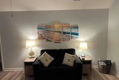 Image de Flippin’ Flounder at Oak Island (Linens included)