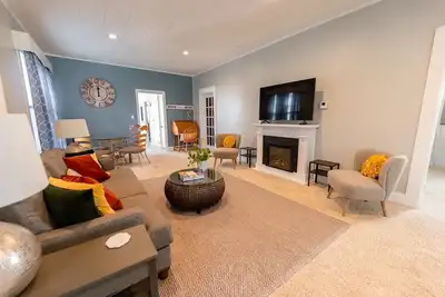 Spacious 5-bedroom house in charming Independence