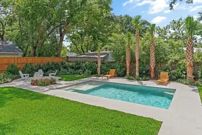 Image de Lillie’s Oasis, sleeps 6 with a pool