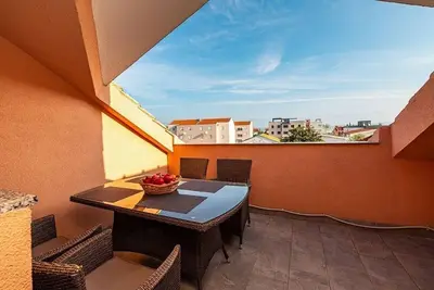 Image de Appartement de deux chambres avec la terrasse Nin, Zadar (A-5936-c)