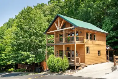 Image de Smoky Ridge Hideaway: Views, Hot Tub, Game Room!