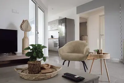 Image de Boutique garden apartment with access to pool