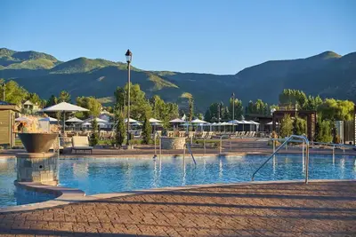 Image de Prime Location! Inviting Haven w/Outdoor sports & Pool near Mountain Adventures!