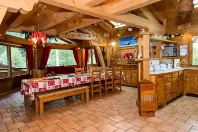 Image de 8 Pièces pour 16 Personnes